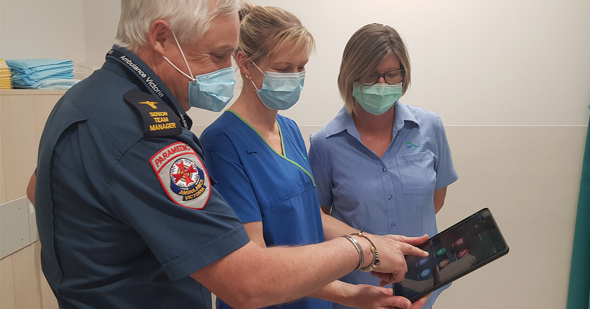 Australian clinicians using Pulsara on tablet